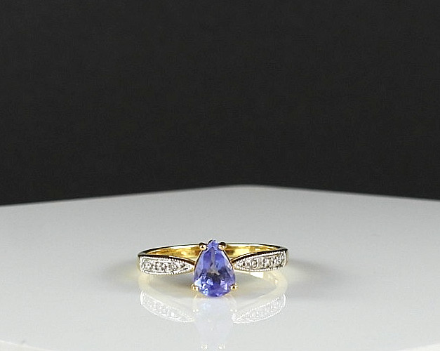 18K Gold Blue Violet Tanzanite Color Pear Cut Ring Diamond Accent Fine Jewelry