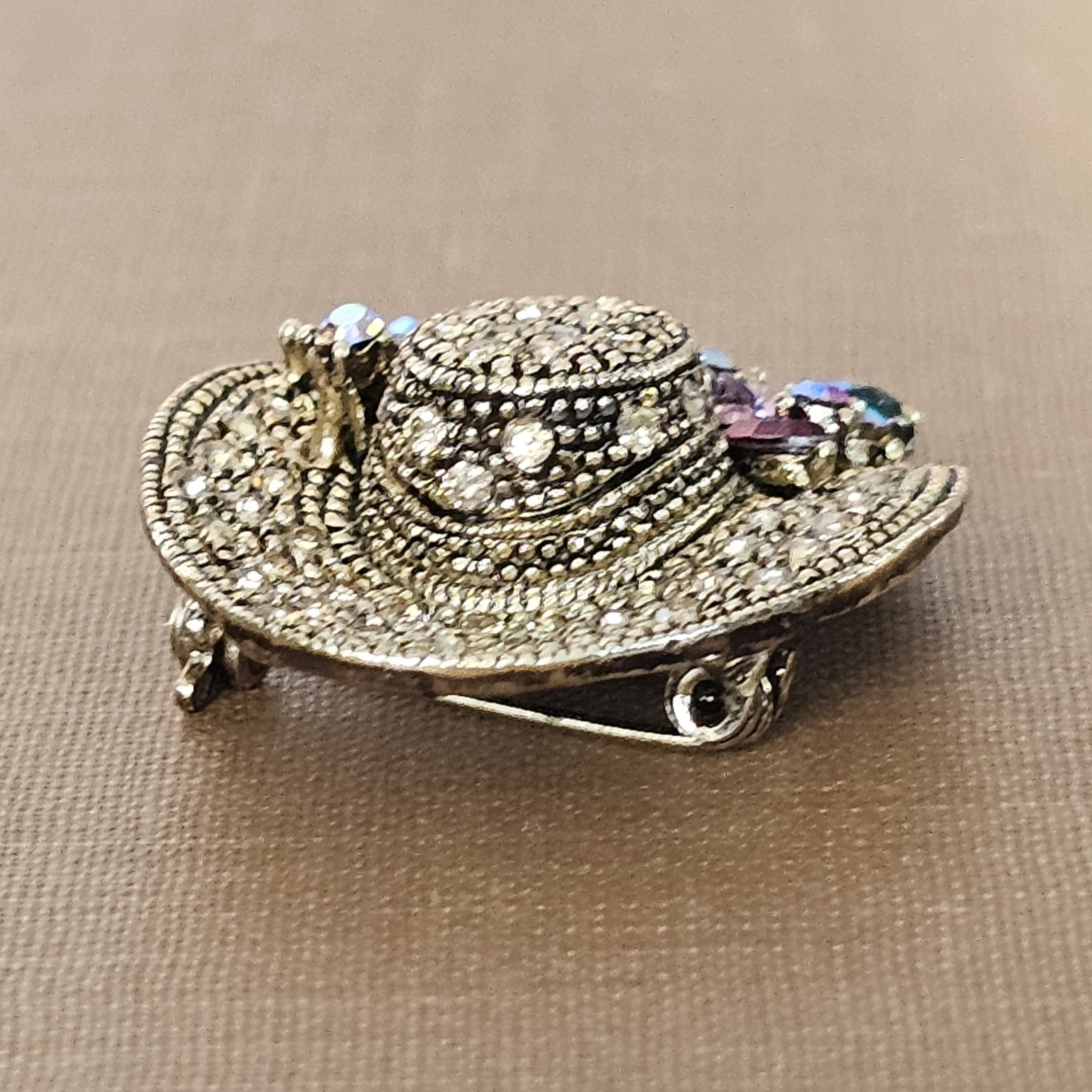 Vtg Rhinestone Hat Brooch Multicolor Aurora Borealis Stones Mid-Century Sparkle
