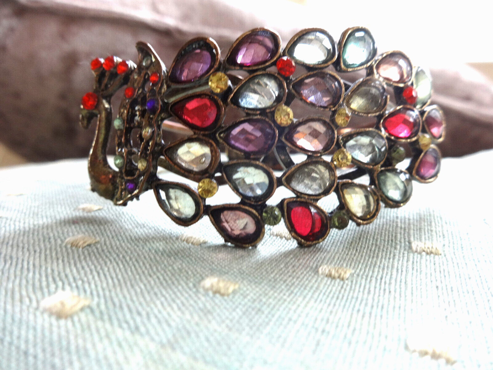 VTG PEACOCK CLAMPER BRACELET METAL MULTI COLORED FACETED CRYSTALS BIRD PRETTY!