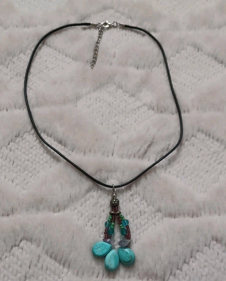 Vintage 90’s Y2K 2000’s Style Necklace Faux Turquoise Drop Pendant Cord Necklace