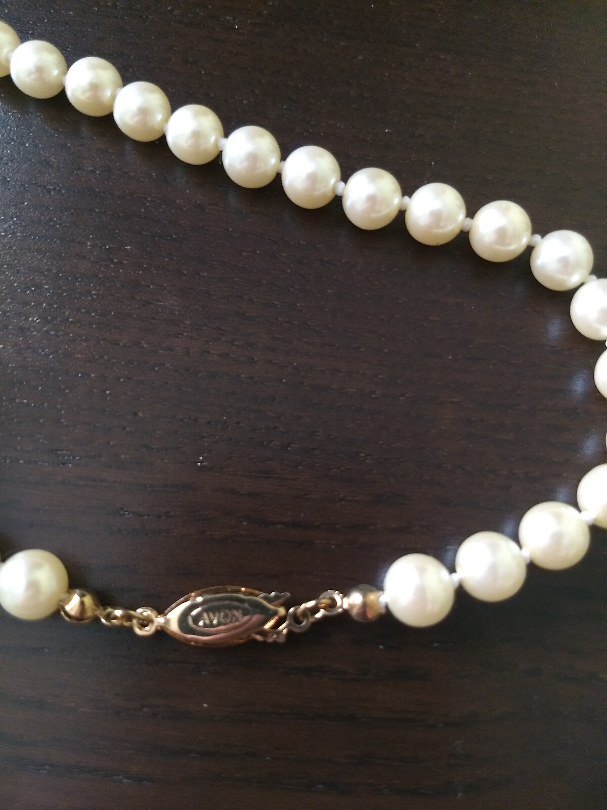 Avon Faux Pearl Knotted Necklace Gold Tone Fish Hook Clasp Classic Quiet Luxury