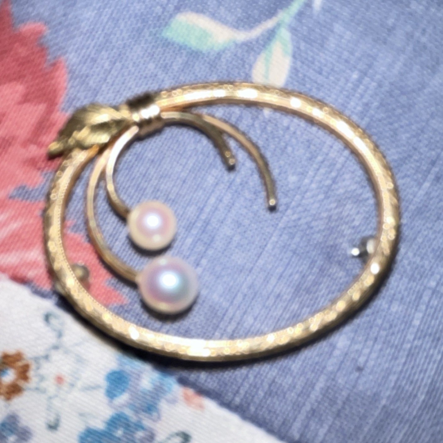 Vintage Gold Tone Floral Brooch with Pearls Oval Design , about 1 1/4 “ in size