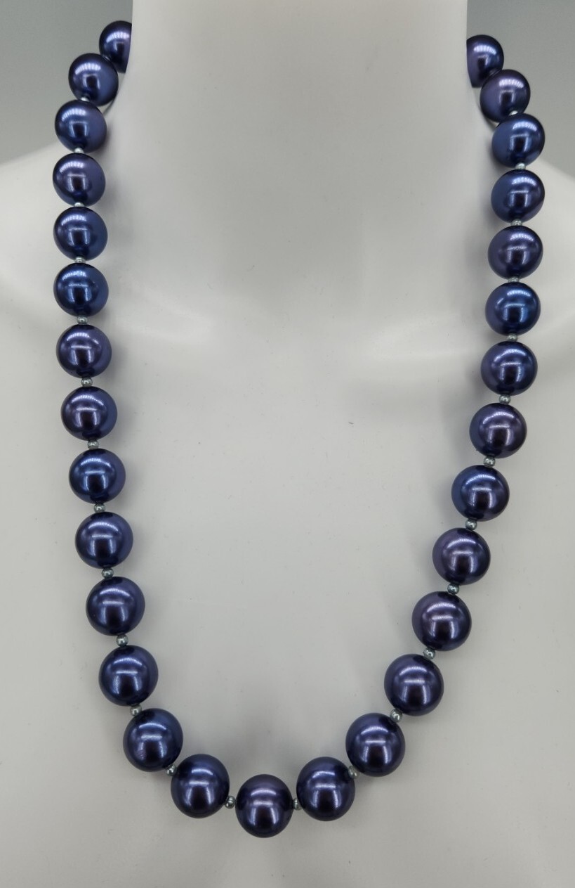 Vintage Blue Iridescent Strung Larger Faux Pearl Necklace Box Tab Closure JAPAN