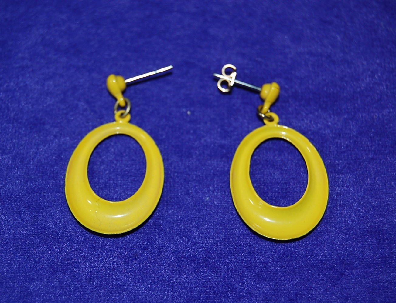 Pair of Vintage Yellow Hoop Stud Earrings about 1-3/8″ Long – My Lot #18C