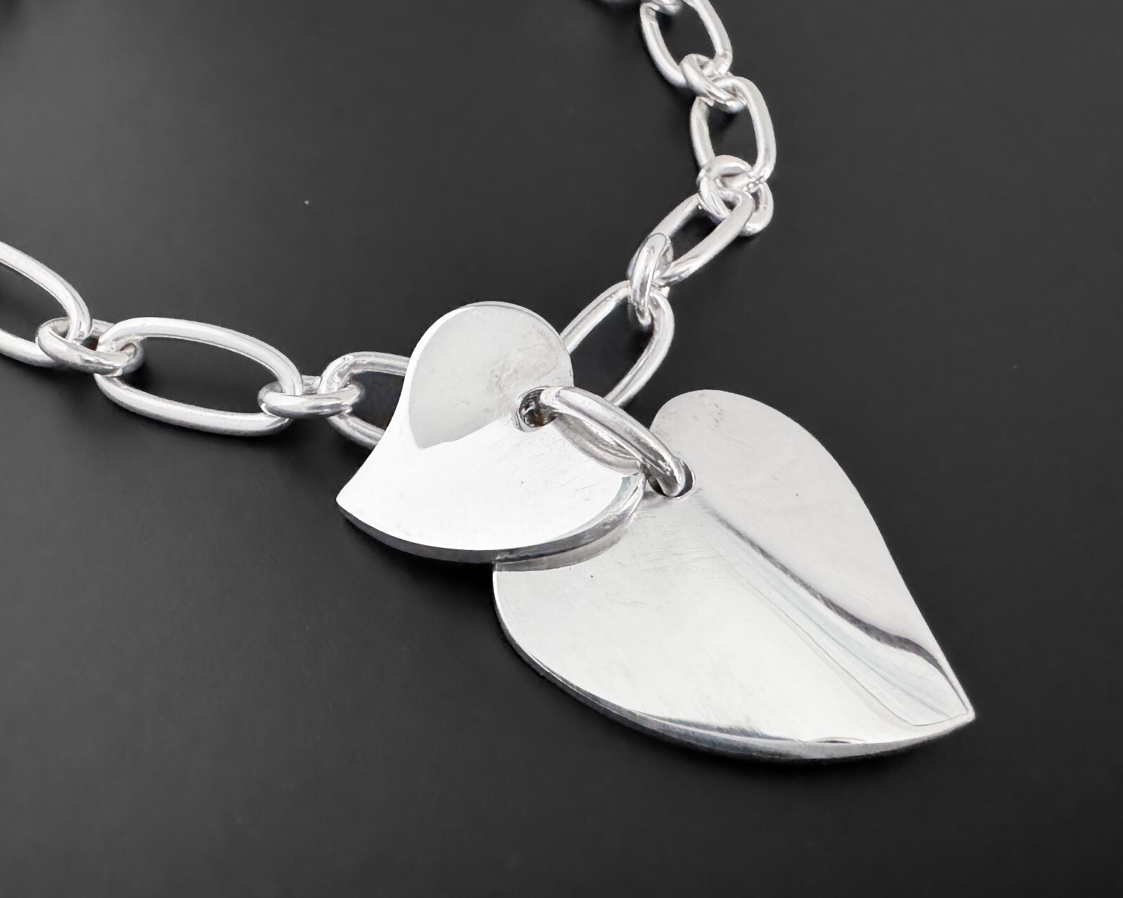 17g Vtg Sterling Silver Modernist Double Heart Tag Charm Design Link Bracelet
