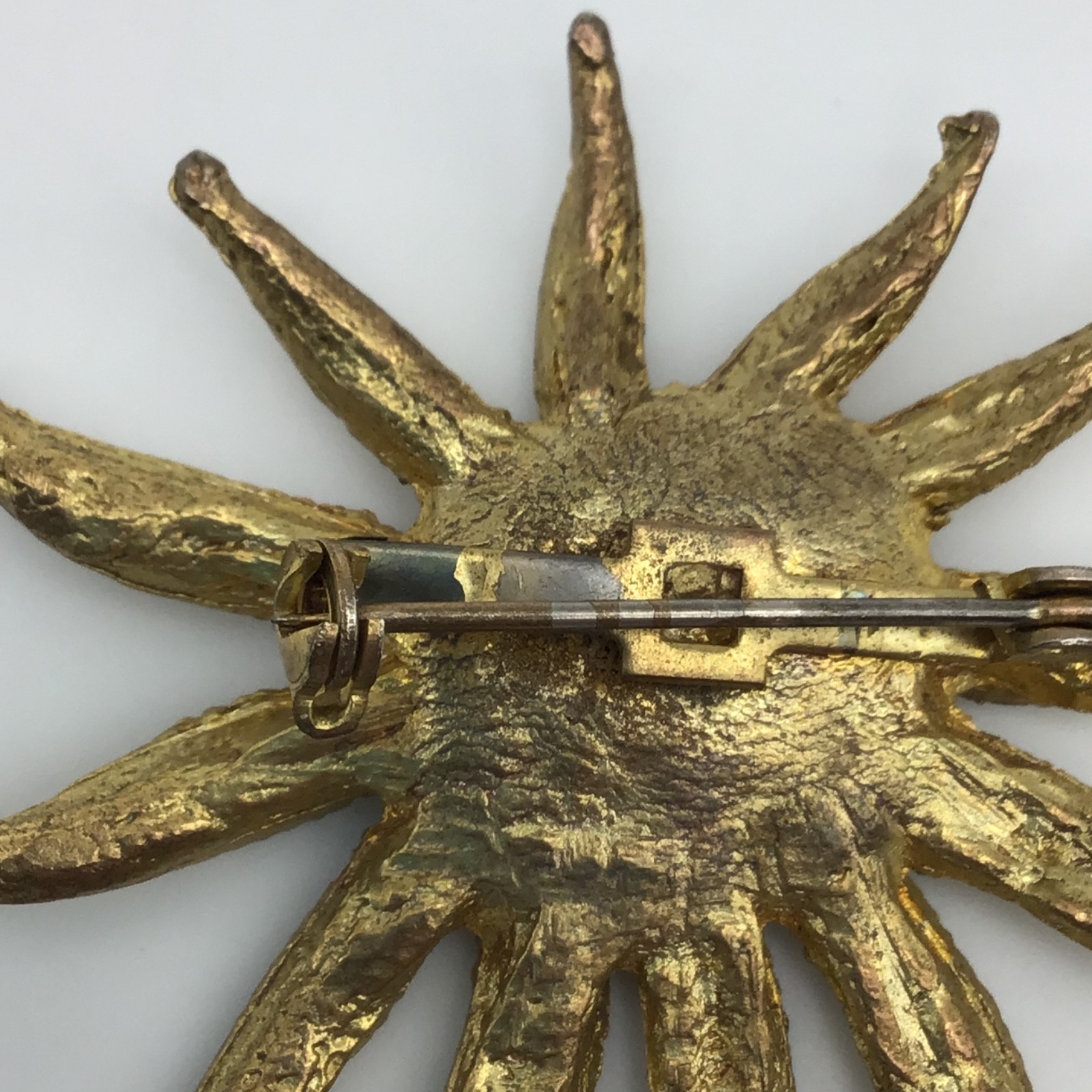 Boucher 1950’s Flower/Star Brooch #7441 Brushed Gold Tone Metal 2 3/8 inches
