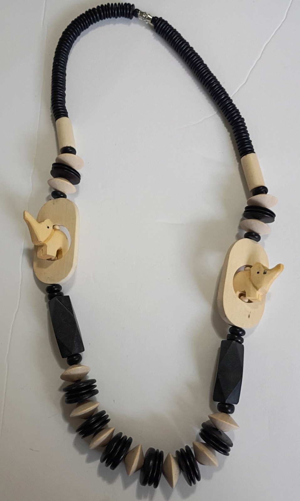 HAND CARVED ELEPHANT SAFARI ANIMAL WOODEN BEAD NECKLACE BARREL CLASP