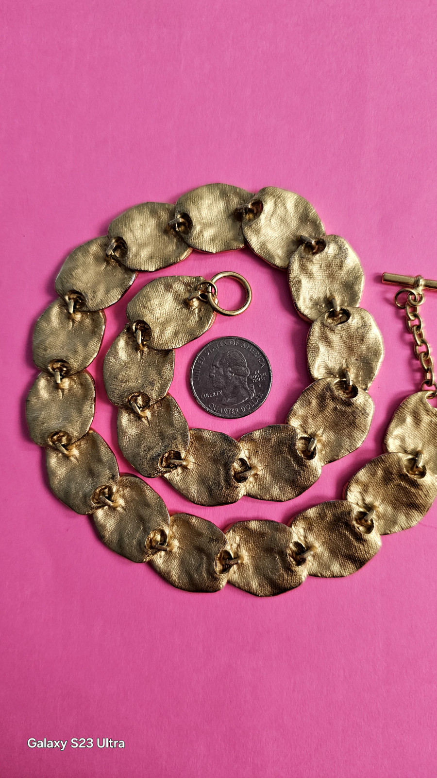 Fashion jewelry choker necklace gold tone metal 19″ quarter size like leaves