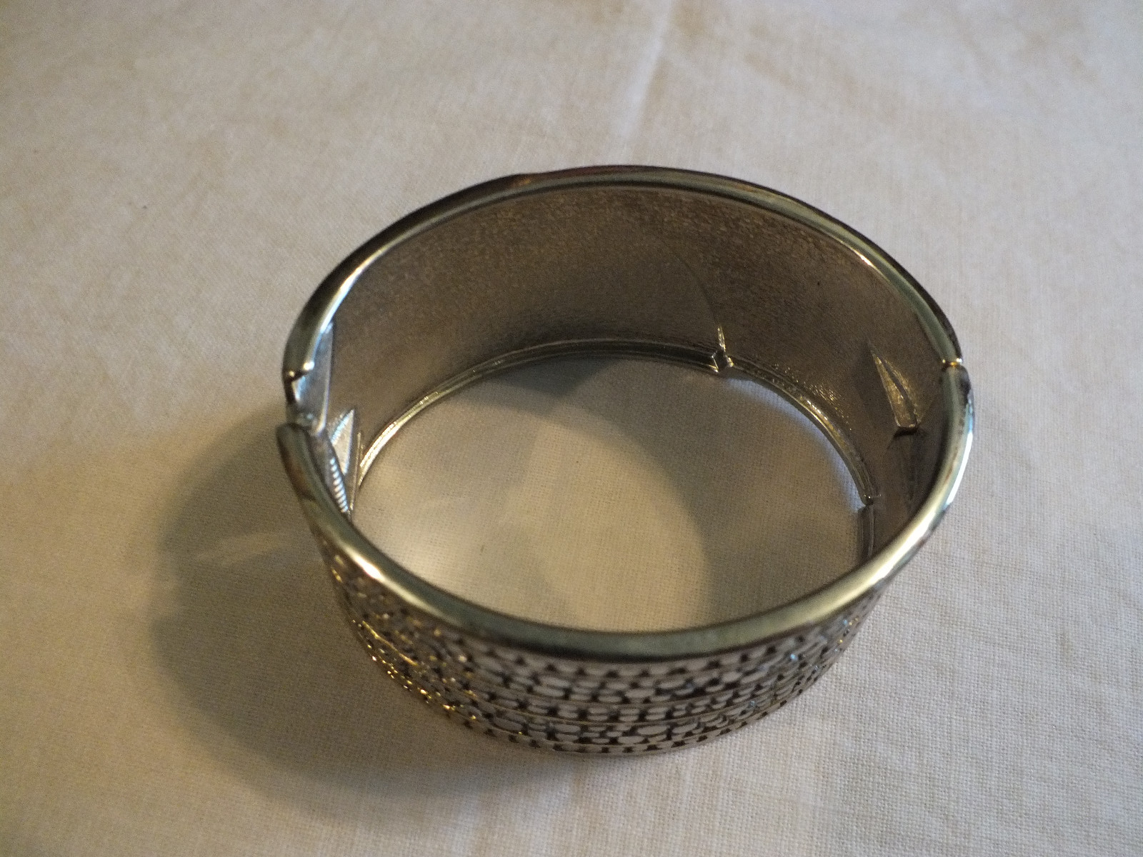 Beautiful Clamp Bracelet Silver & Gold Tone Textured 1 3/8 Inch Wide UNIQUE