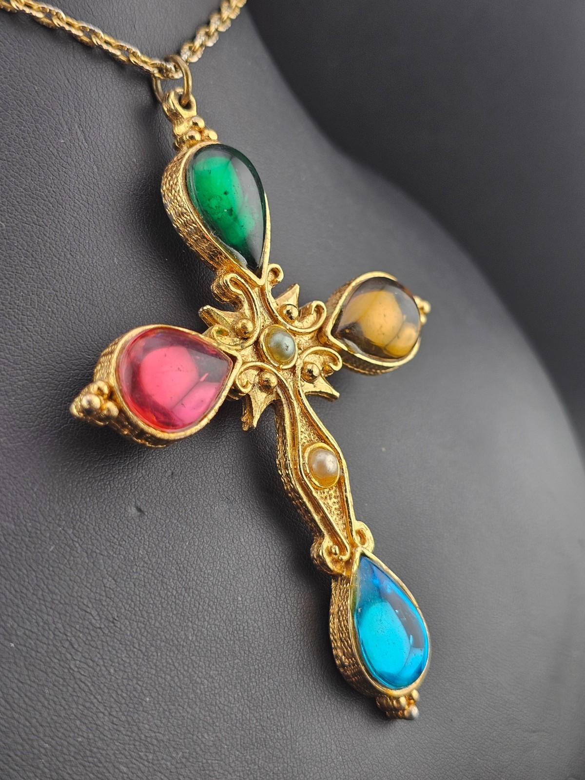 Vintage Signed Jem 1971 Jelly Belly ✝️Cross 3.5″ Pendant 24″ Necklace Gold Tone