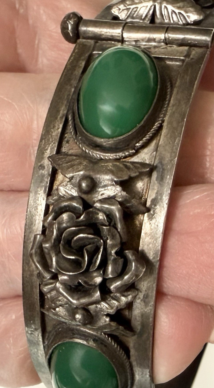 1930s BAUSI BRUNO Italy 800 Silver Chrysoprase 3D Roses Hinged Bangle 44g