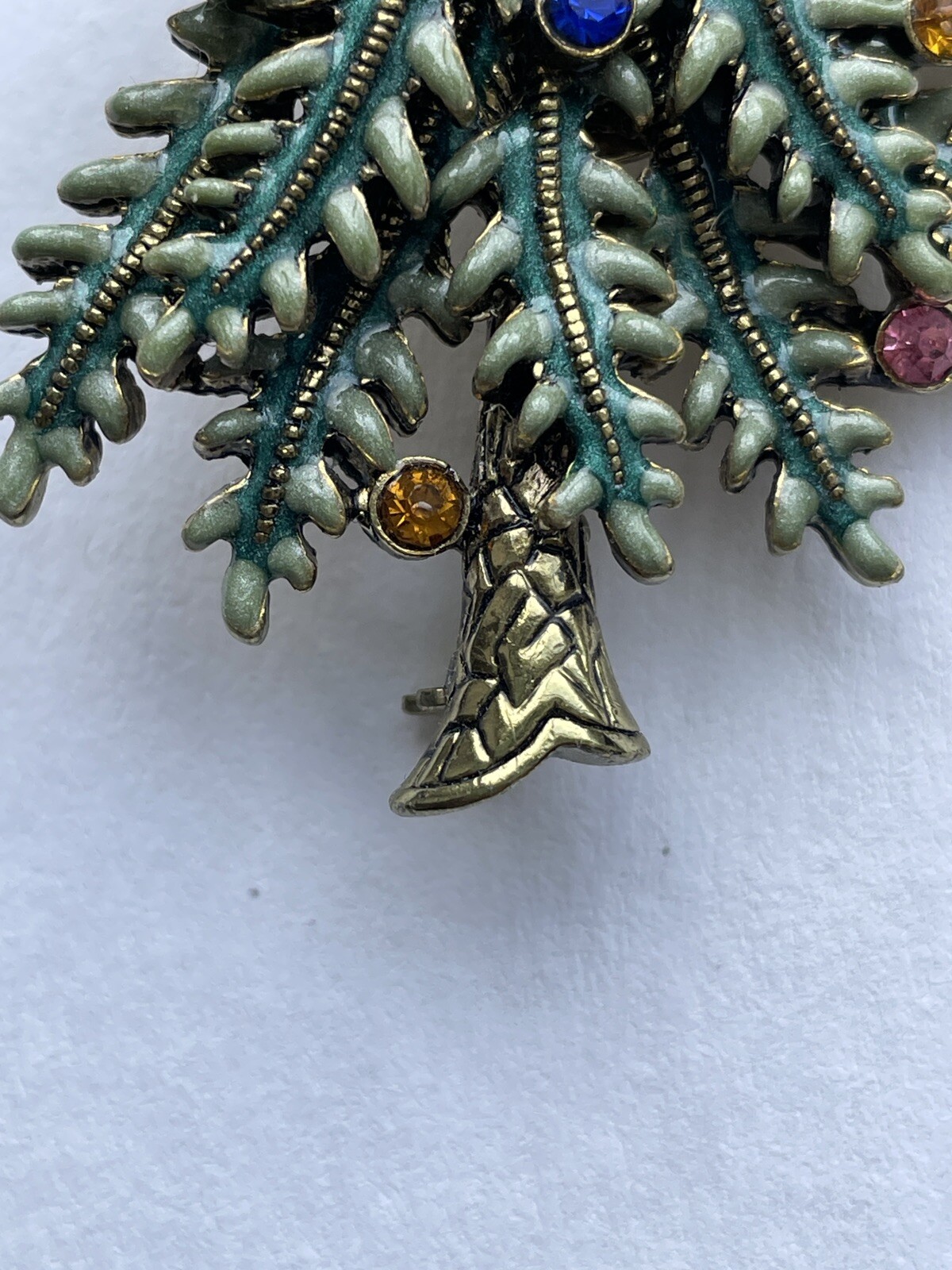 Avon Collectible Glass & Rhinestone Colorful 2004 Christmas Tree Pin Vintage