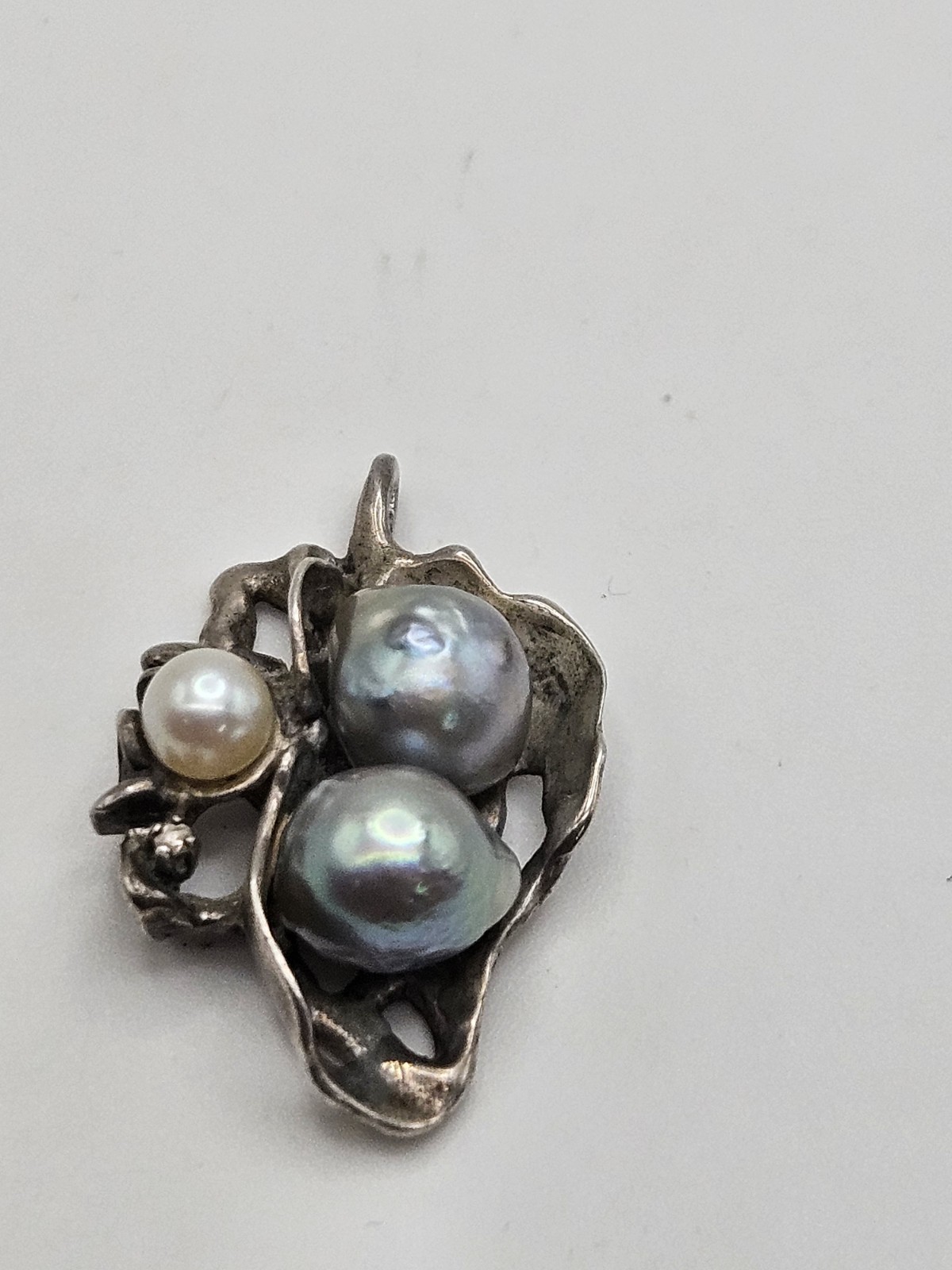 Vintage Artisan Modernist Brutalist Sterling Pearl Pendant