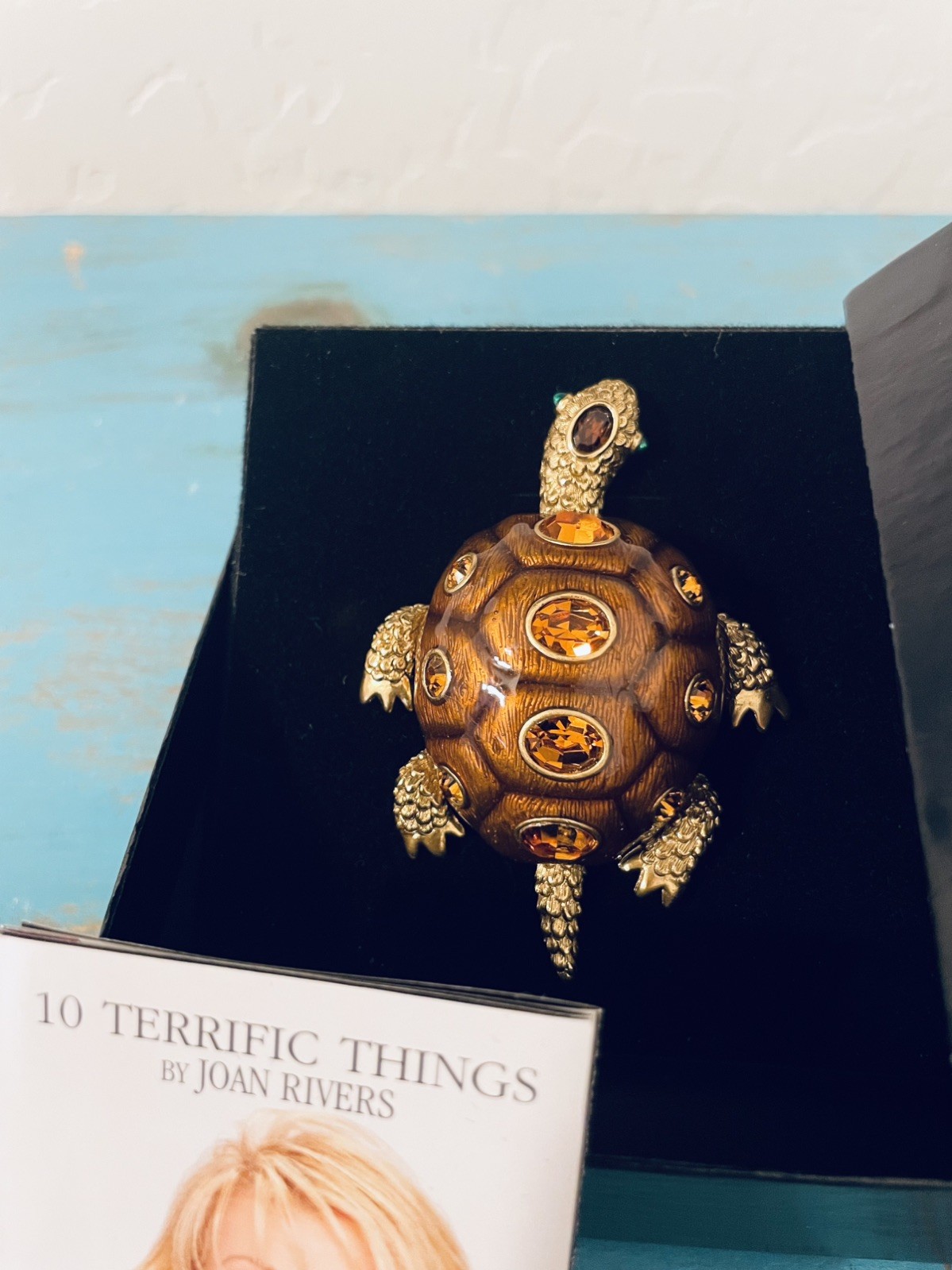 Signed JOAN RIVERS Classic Collection Enamel TURTLE Brooch RHINESTONE New In BOX