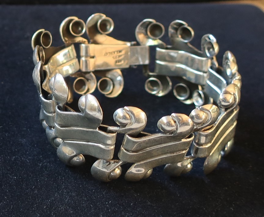Vintage Mexican ATI 925 Silver Hinged Panel Link Bracelet Spratling inspired 62