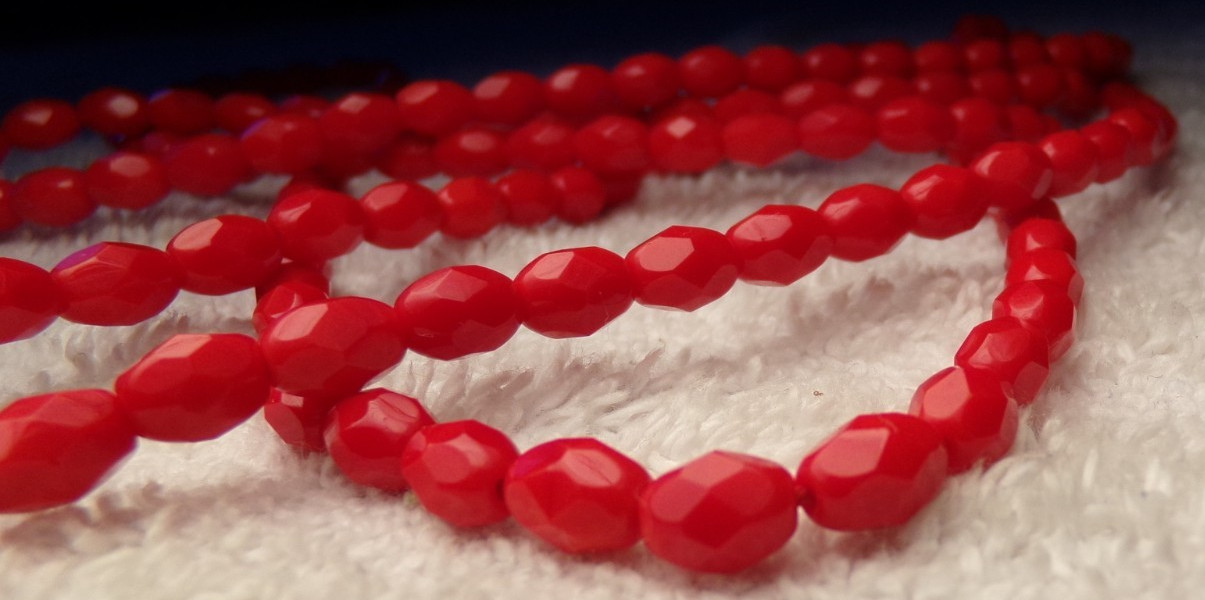 ANTIQUE 1930’S ART DECO GERMANY RED ART GLASS FACETED BEAD LONG NECKLACE 51″