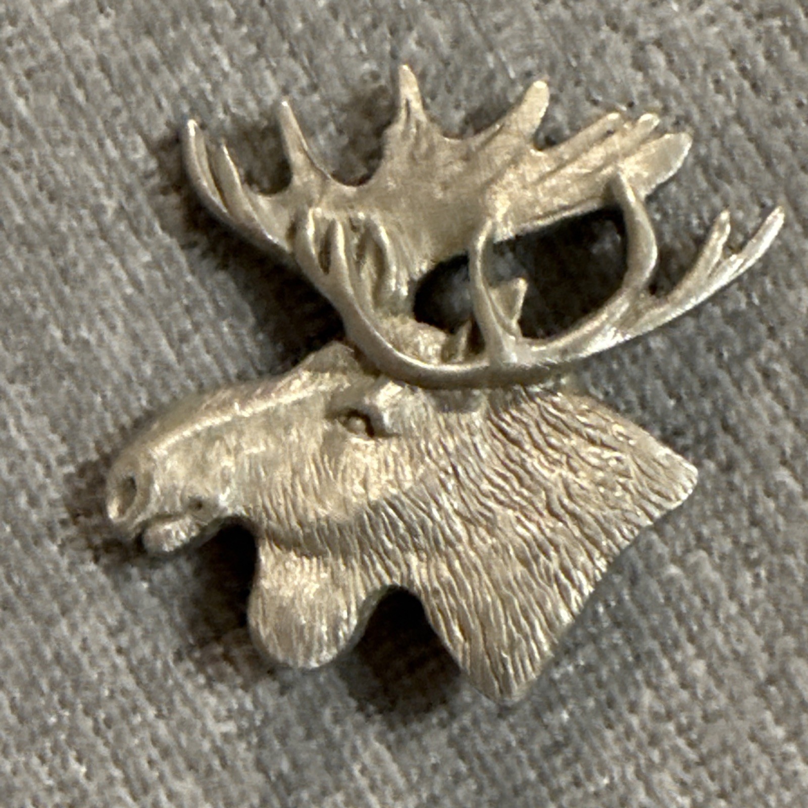 VINTAGE ACE Moose Lapel Hat Pin Brooch Collectable Souvenir Pewter USA