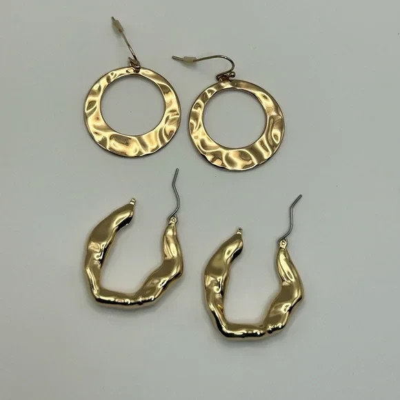 Classic Textured Hoop Earrings Qty 2 Gold-tone Unsigned Dangle Drop Everyday