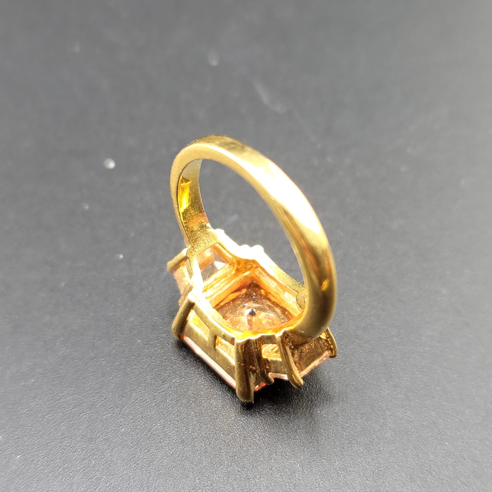 Vtg Sz 7 Ring Lg Citrine Clear Cubic Zirconia 18KGE Fashion Jewelry Glam Sty2S