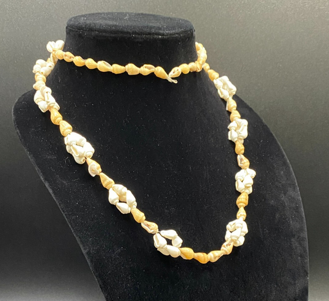 Necklace Conch Shell White and Beige