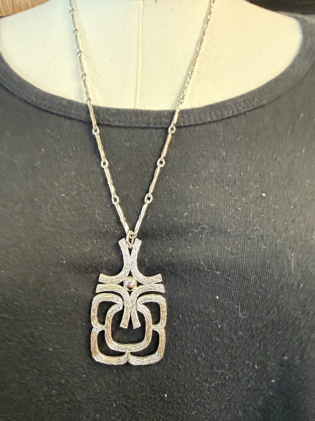 VINTAGE SIGNED AVON SILVERTONE ARTICULATED PENDANT BAR LINK CHAIN NECKLACE 24”