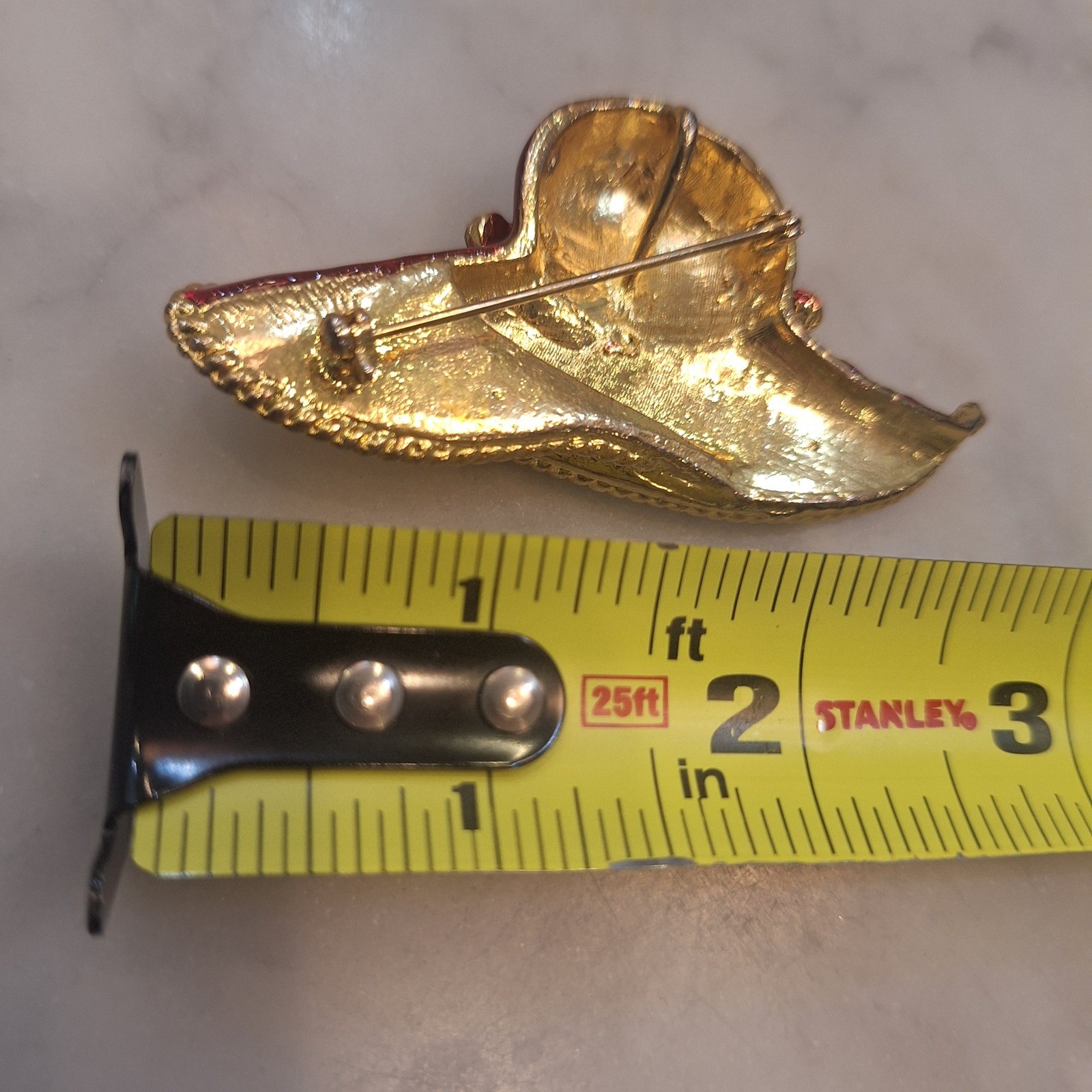 Vintage Hat Brooch Women OS Red Enamel Gold Tone Rhinestone Red Hat Society Pin