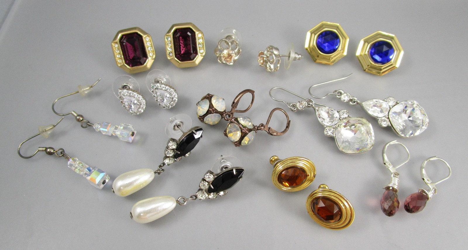 Vtg Mod Varying Colors & Multi Styles LOT of 10 Post Pierced Earrings 177M