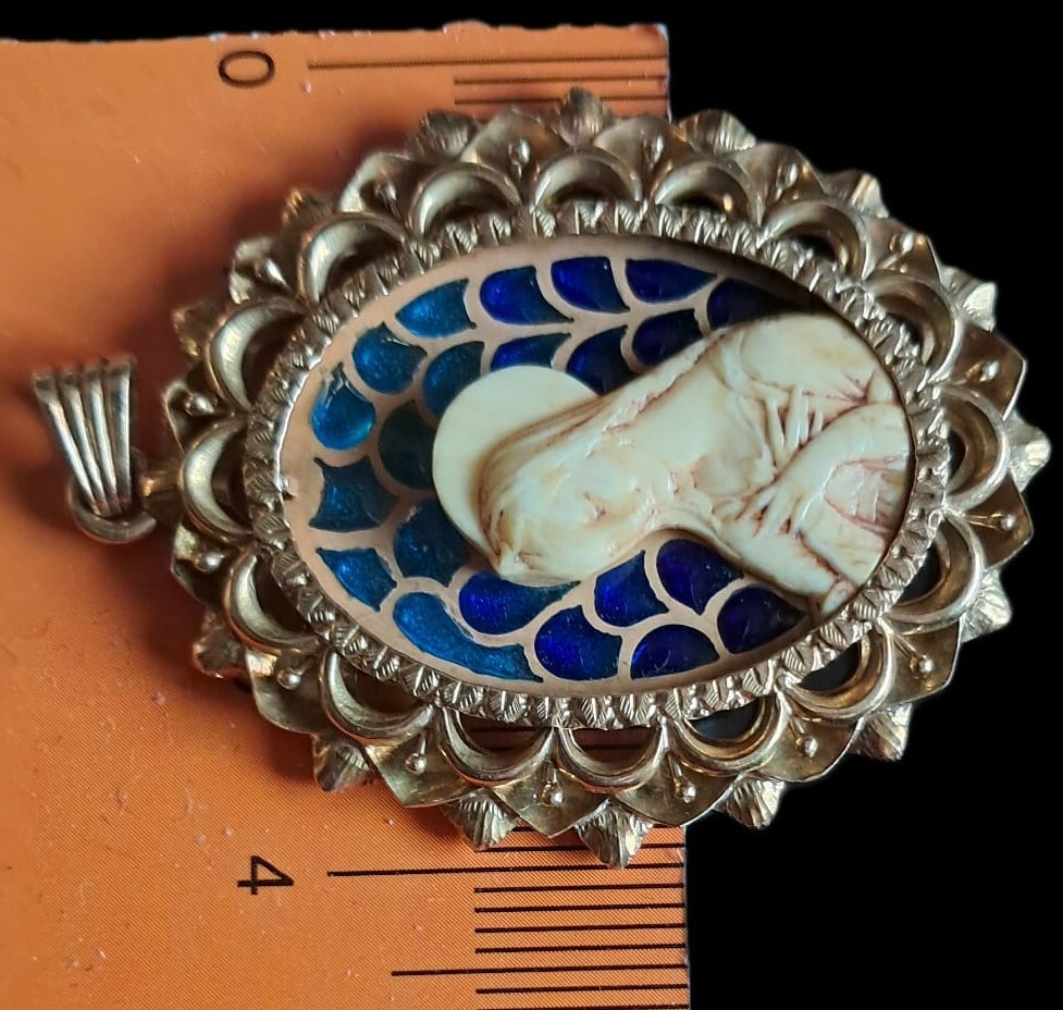 Fine Antique Art Nouveau 18K Gold Plique a Jour Virgin Mary Pendant Ca 1900