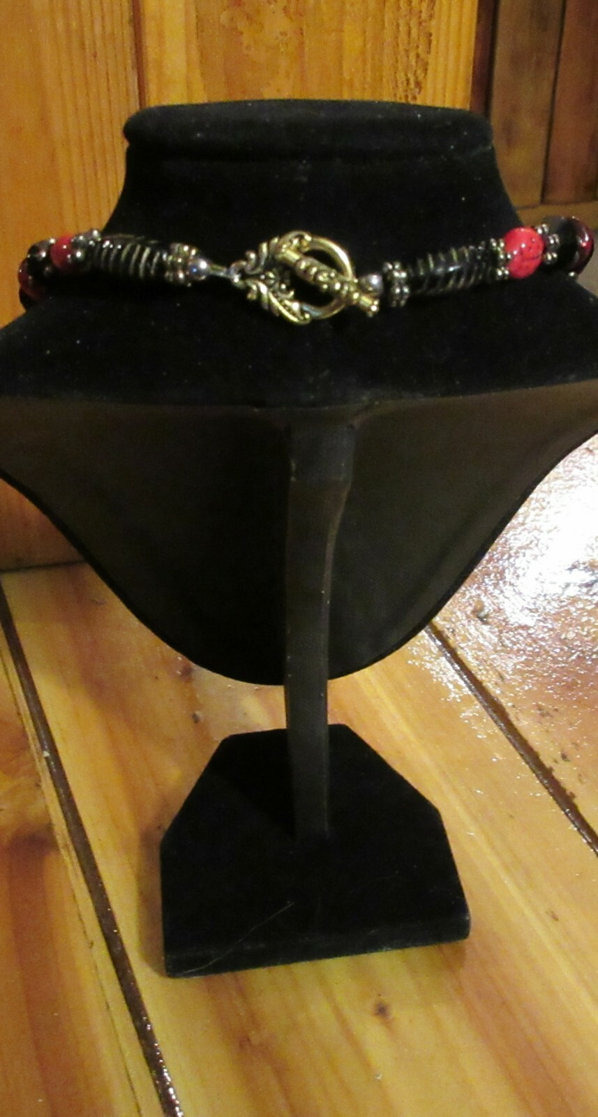 Vtg gold tone chain black red beaded strand Necklace Costume toggle closure