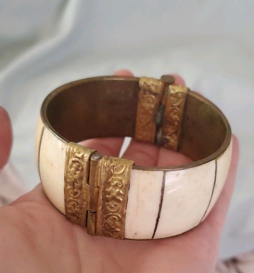 Lot Of Vintage Bangle Bracelets. Brass And Bone. Lucite And Wood.