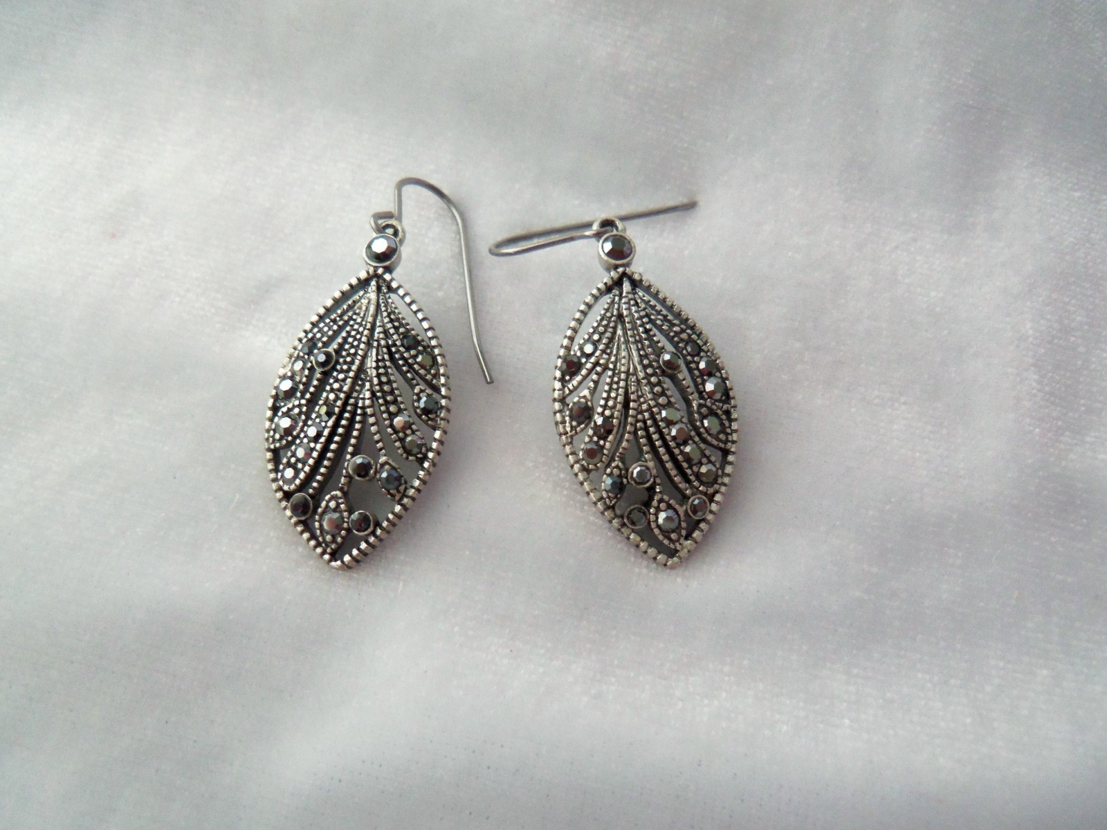 Vintage Marcasite Rhinestone Silvertone Openwork Filigree Dangle Pierced Earring