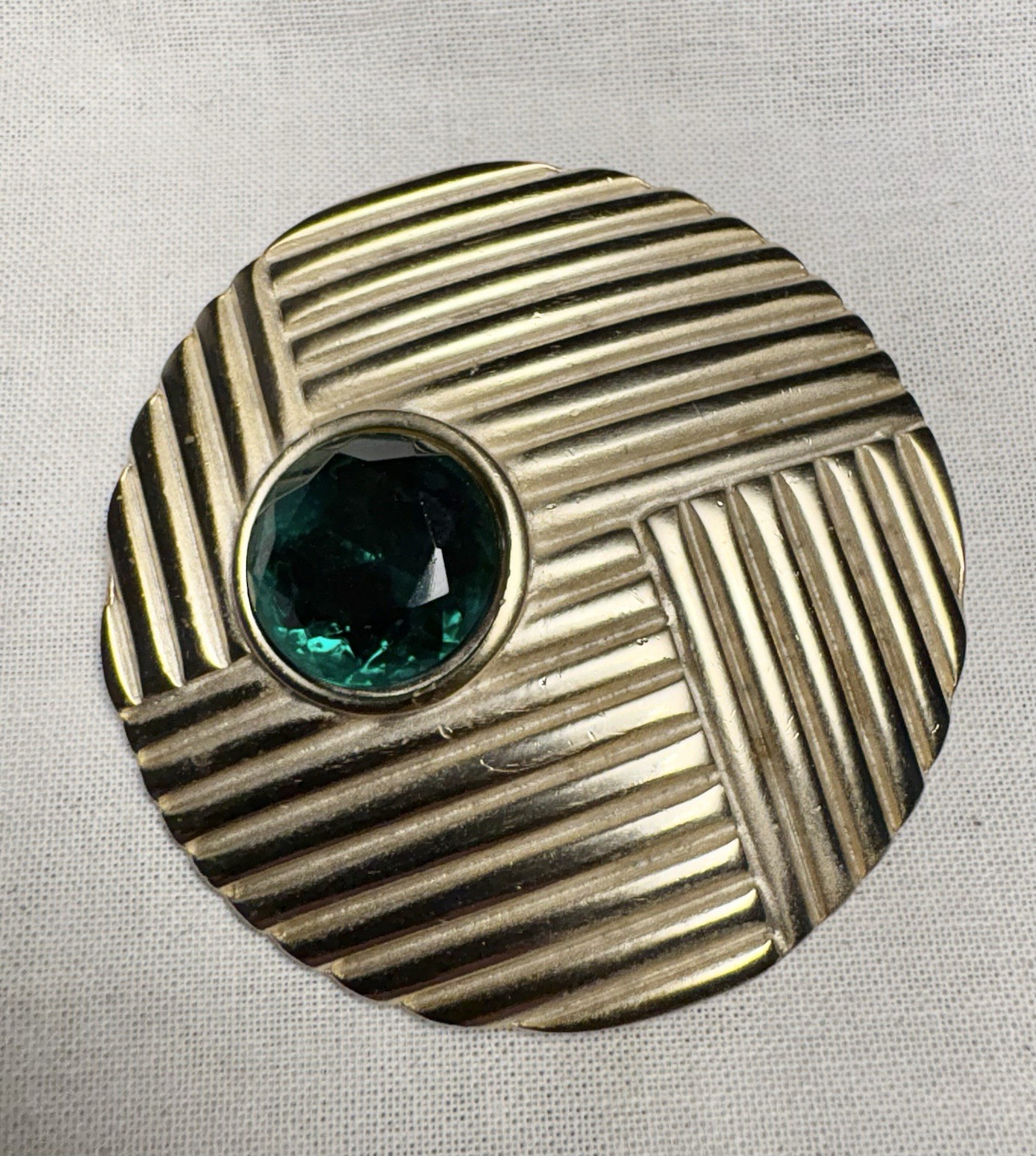 Vintage Bold Gold-Tone Costume Jewelry Brooch – 1980s/1990s Statement Pin, Deco