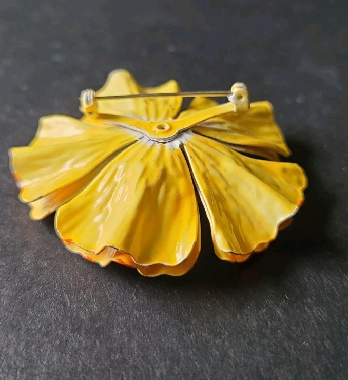 Vintage Yellow Enamel Poppy Flower Power Brooch Pin Hippie MCM Glows Under UV