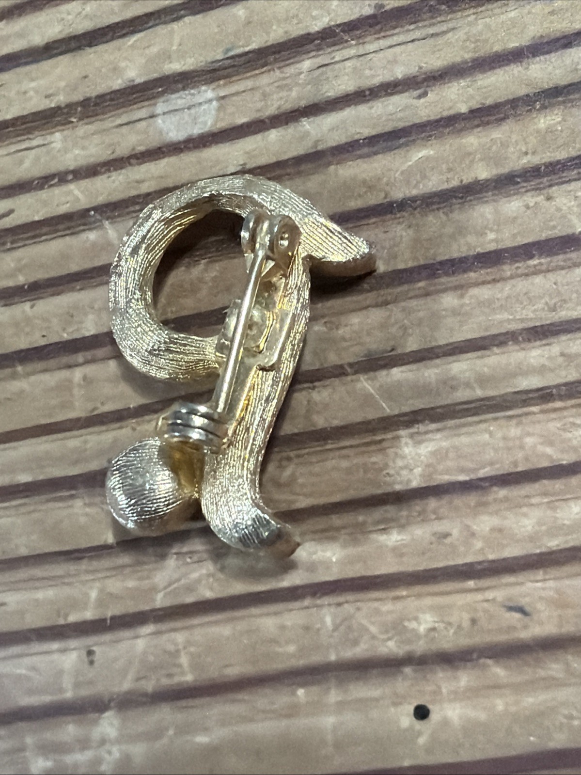 Vintage Textured Gold Toned Initial Letter P Pin Faux Pearl 15-l
