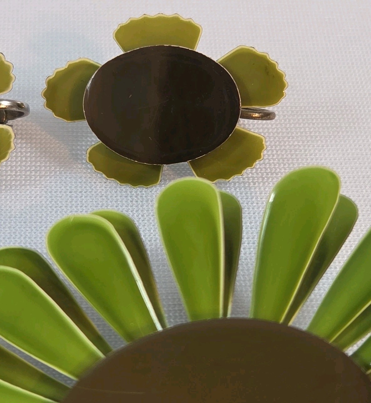 Vintage Green Metal Flower Brooch Pin & Clip On Earrings 70’s