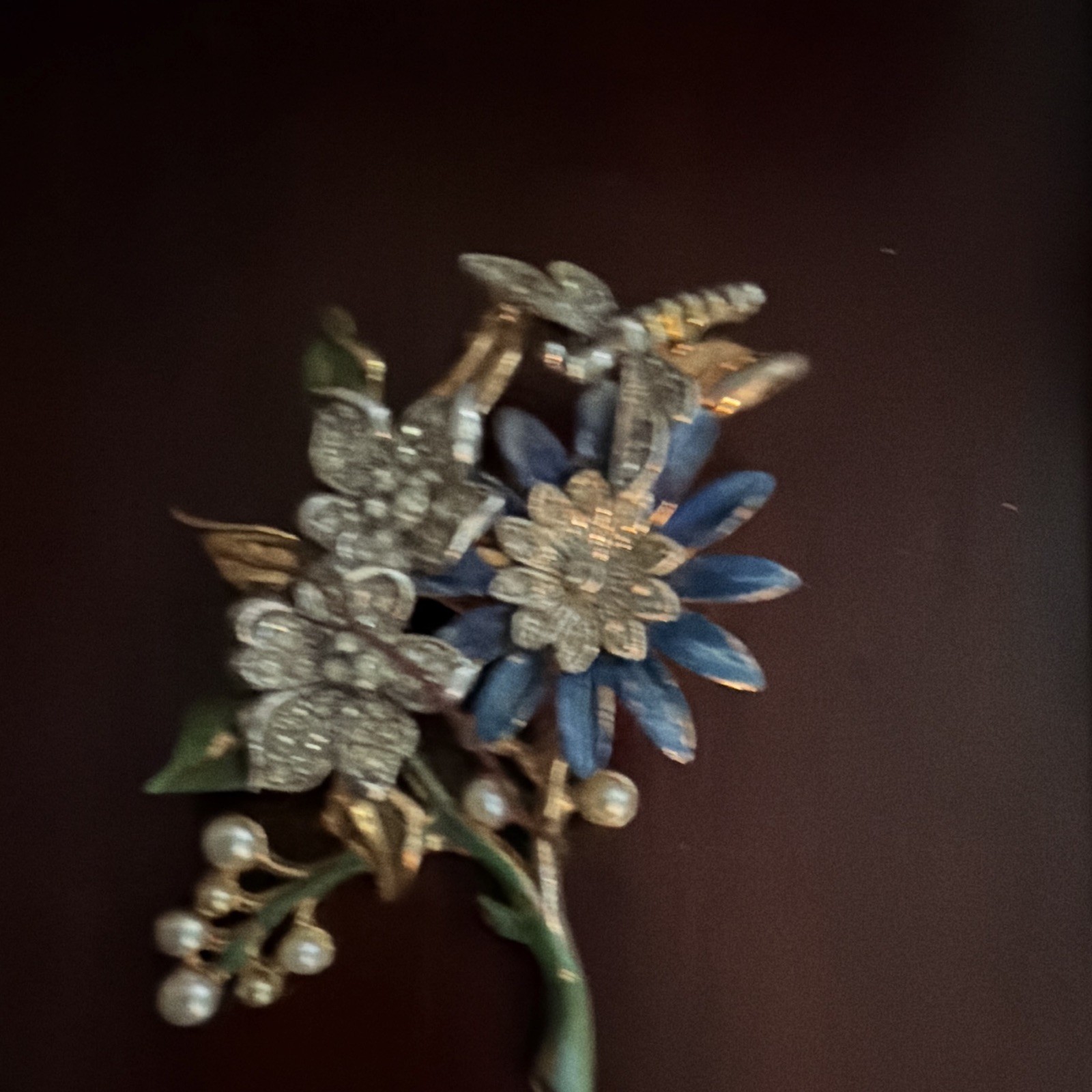 vintage Gene Verrecchio designed Coro flower trembler brooch from the 1940s