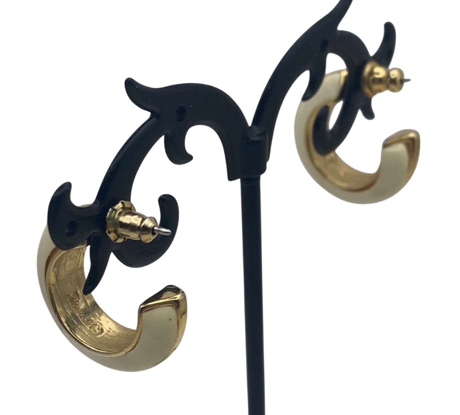 Vintage Trifari Ivory Gold-Tone Hoop Earrings Pierced Classic Puffy Corpcore