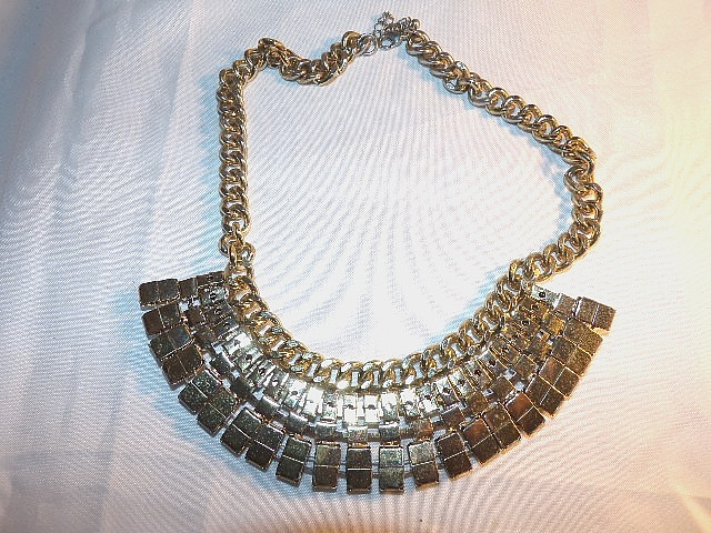 Large Gold Tone Metal Chain Link Collar w/Black Stones Necklace Vintage