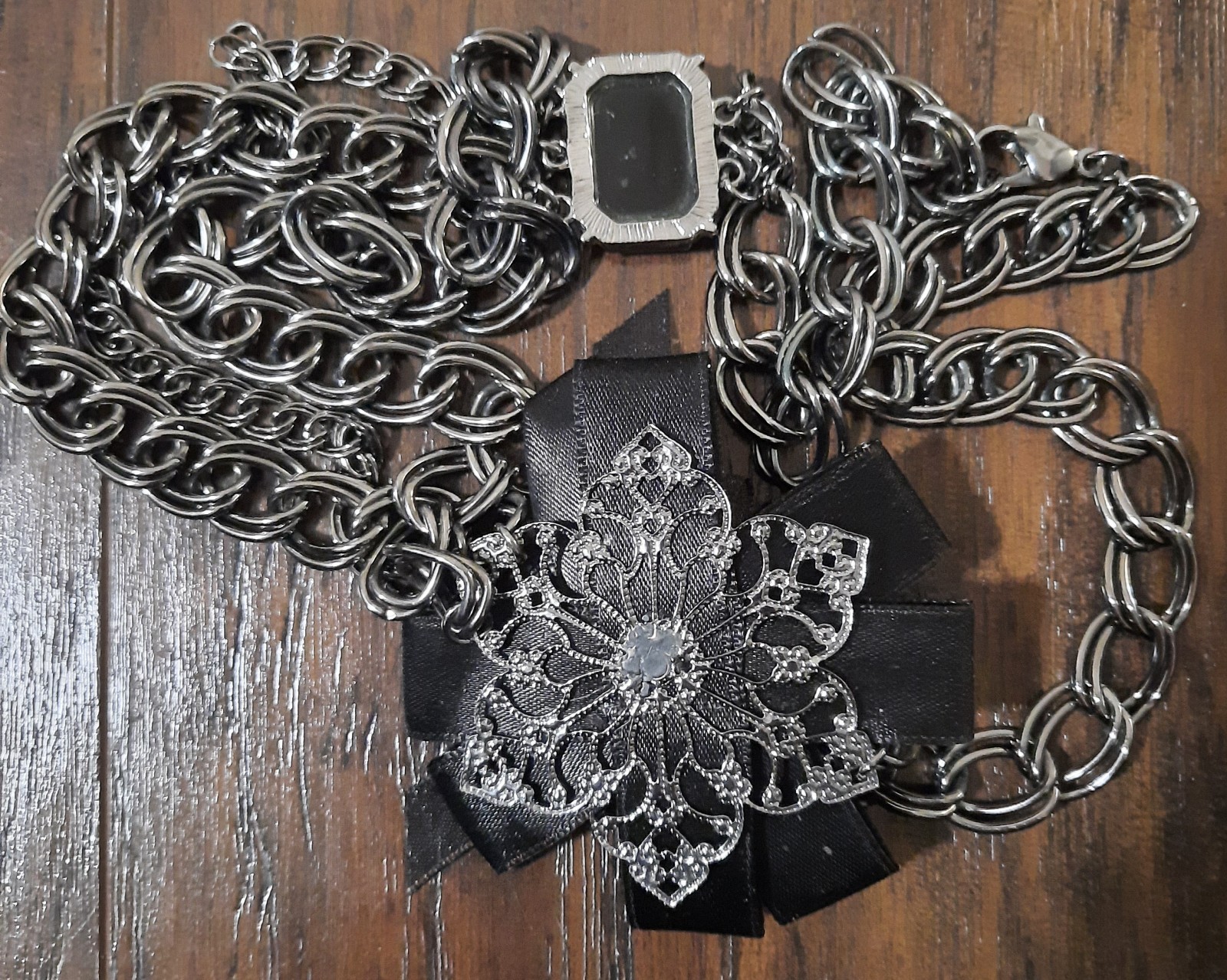Vintage Mi-Amore Floral Bow 28″ Chain Necklace Black Chunky Statement Silvertone