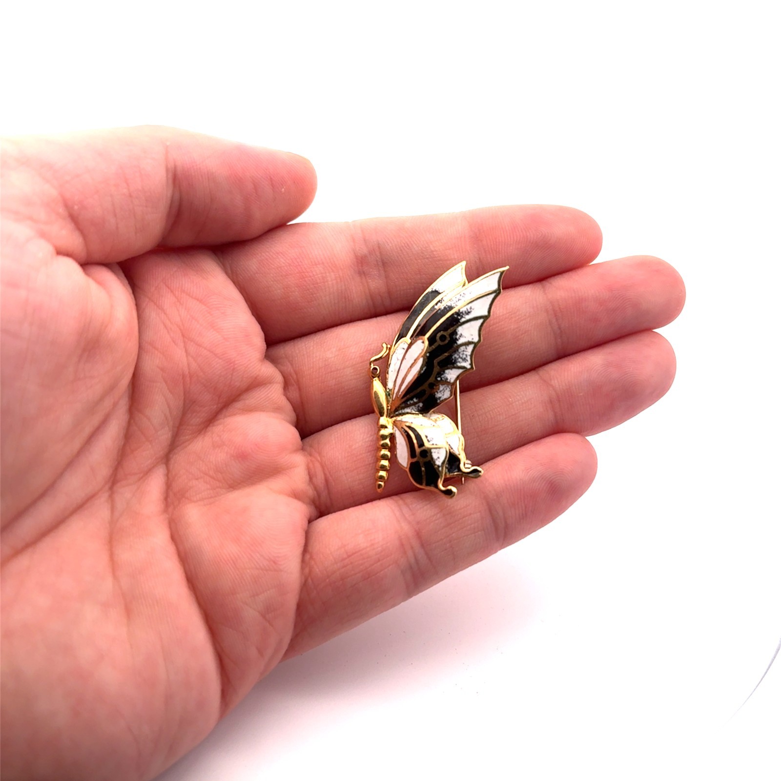 18k Stamped Yellow Gold White & Black Enamel Butterfly Brooch Pin