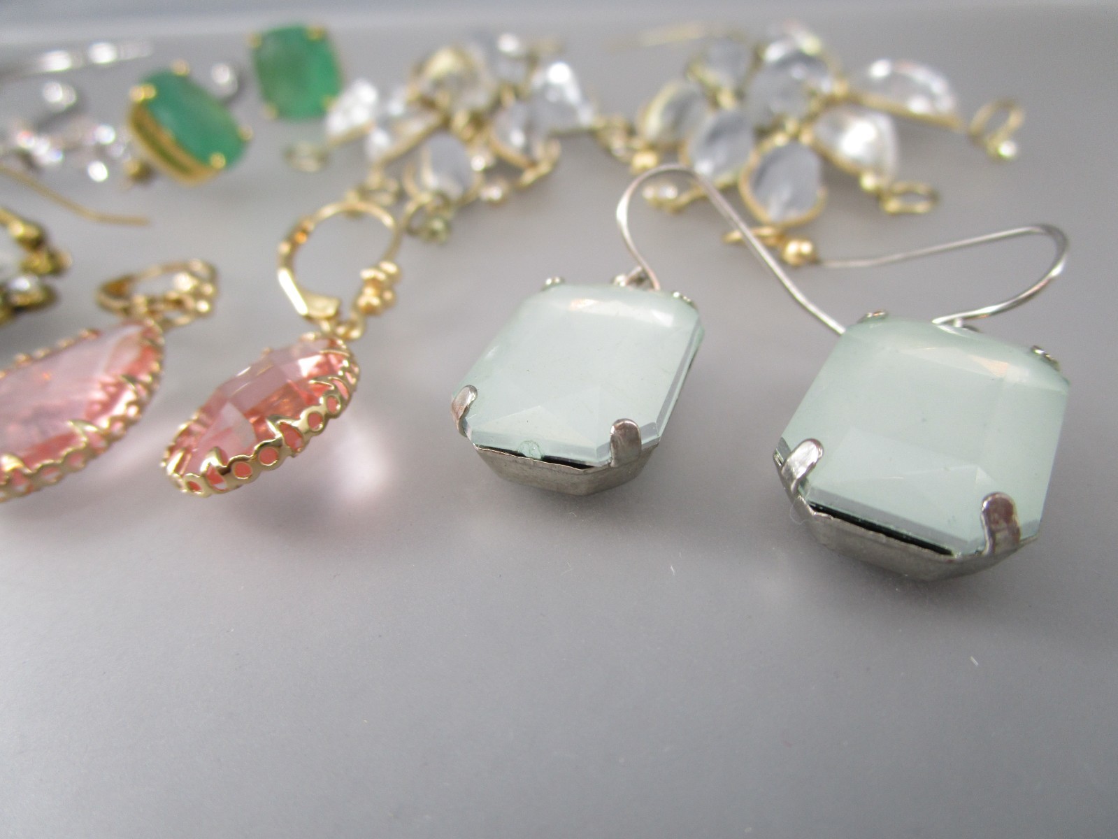 Vtg Mod Retro Varying Colors & Multi Styles LOT of 7 Post Pierced Earrings 151N
