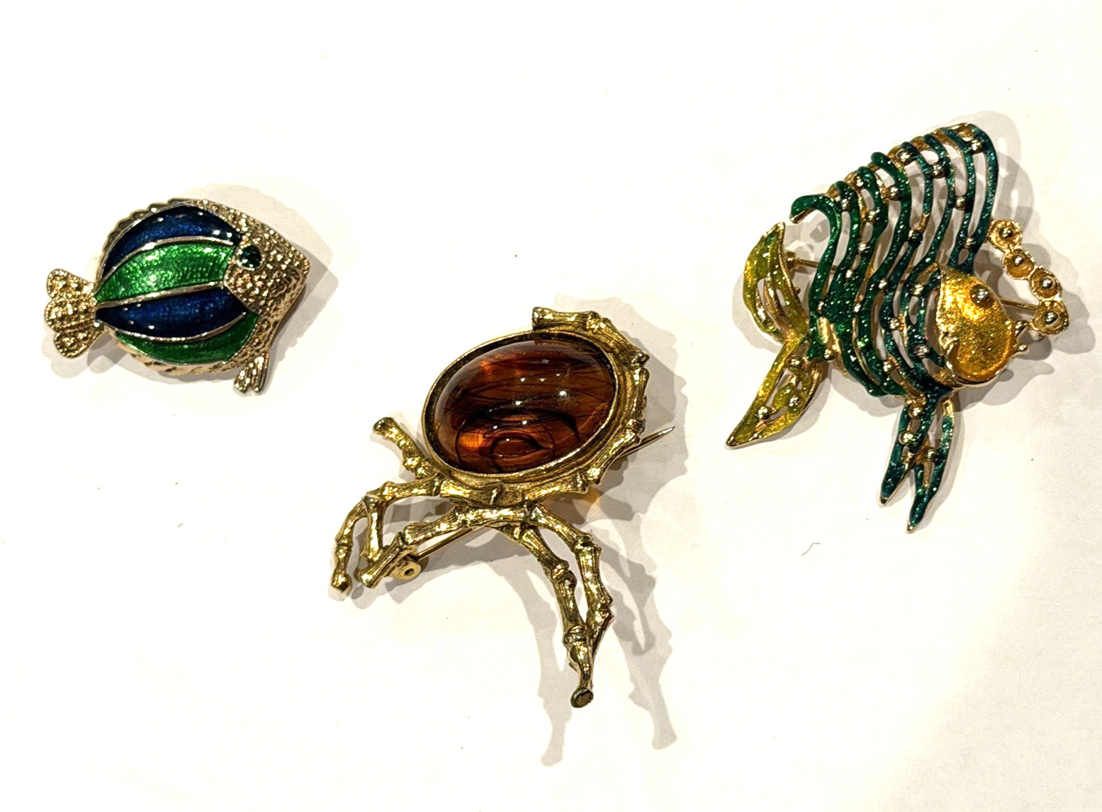 JJ AVON BUTTERFLY FISH DUCK BIRD TEDDY BEAR BEE BAMBOO BROOCH BRACELET LOT 11 EU