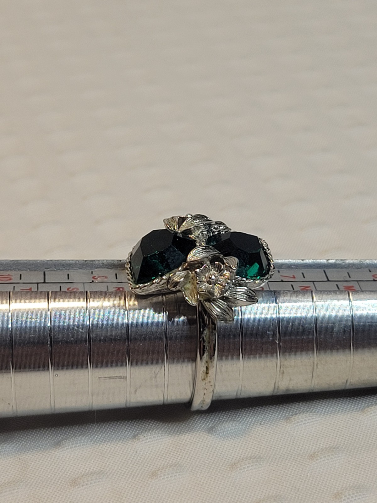 Vintage “LOVE STORY” May Birthstone Ring Sarah Coventry Adjustable Green Hearts
