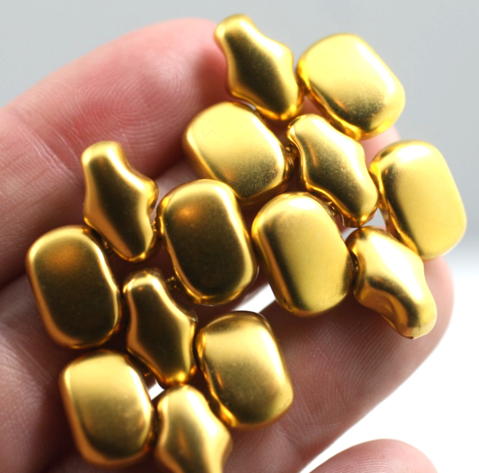 Vintage satin matte gold tone finish chain link pattern post earrings pierced
