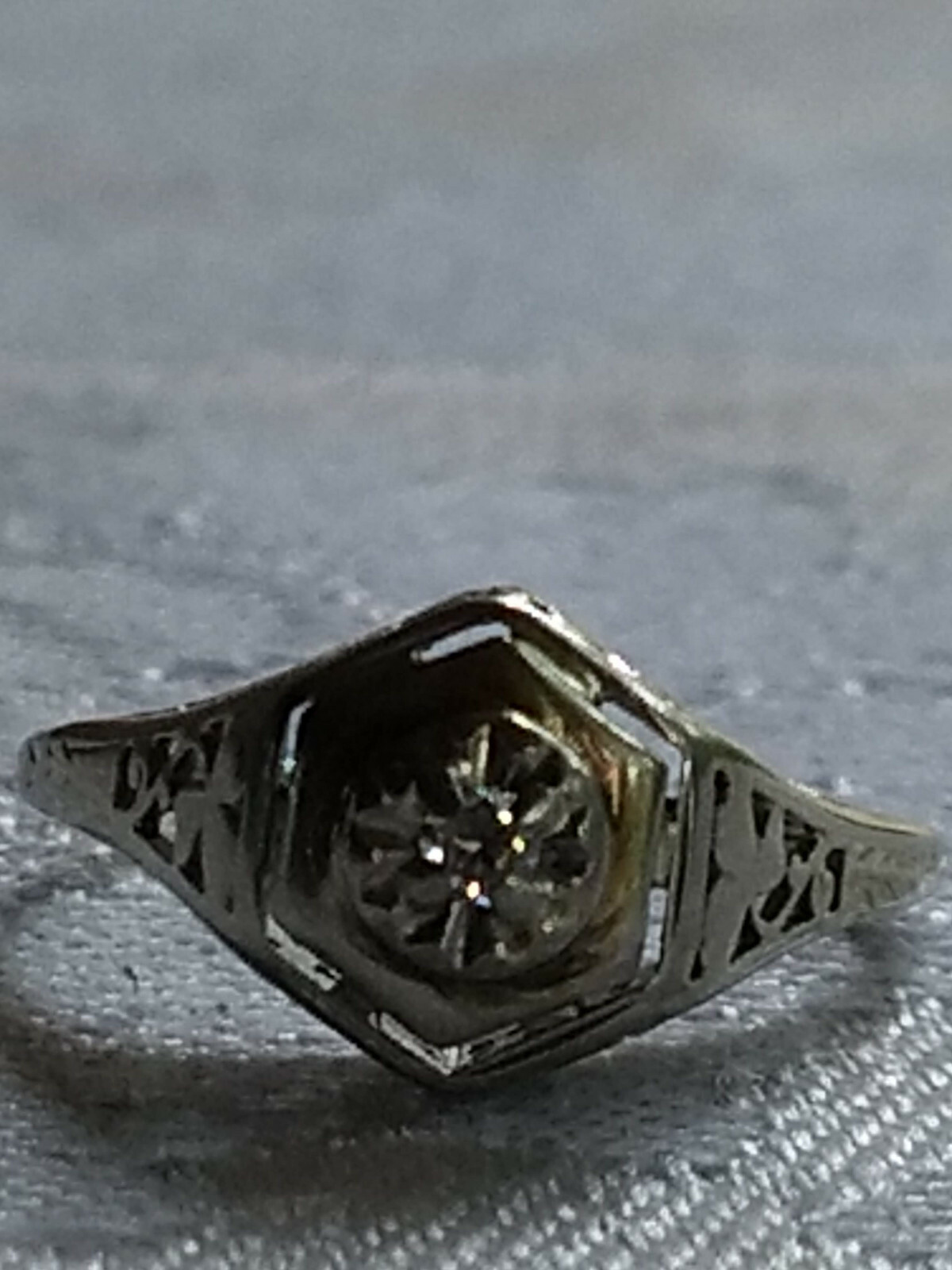 Antique Victorian 18K White Gold Filigree Small Solitaire Diamond Ring SZ 5 3/4