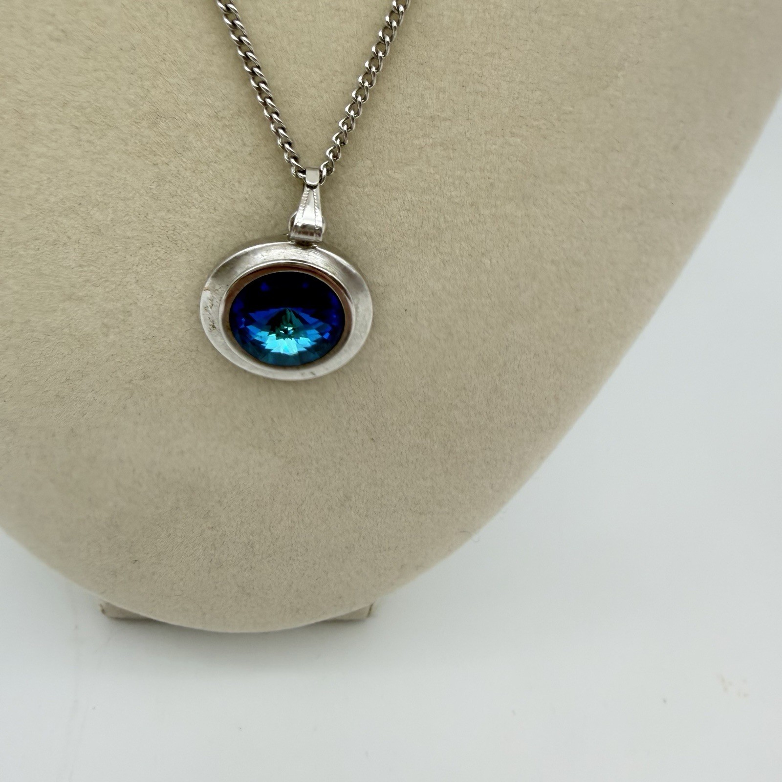 Vintage 1971 Sarah Coventry Liquid Lights Blue Rivoli Pendant Necklace