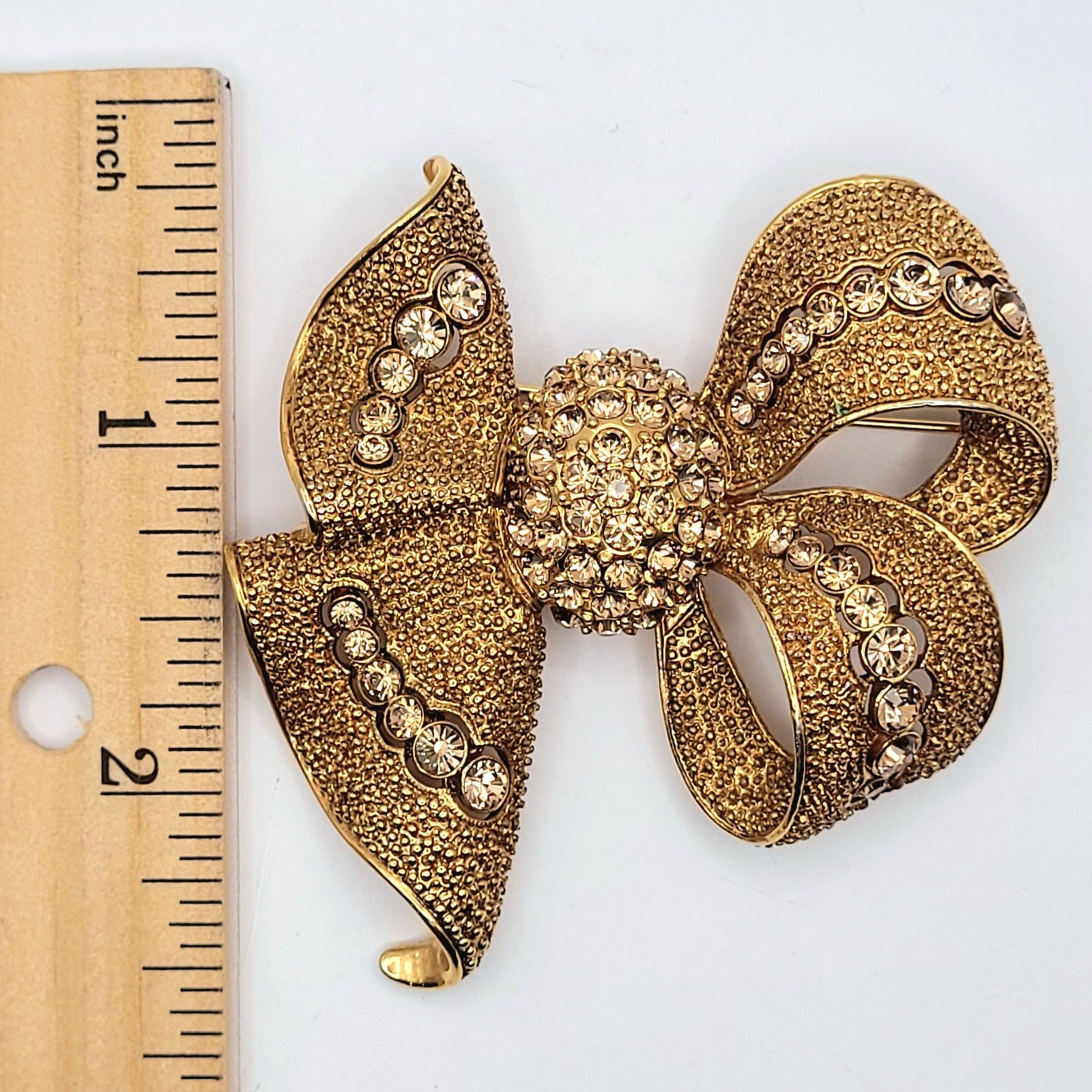 Vtg Signed Joan Rivers Gold Tone Yellow Rhinestone Ribbon Large Gift Bow Brooch