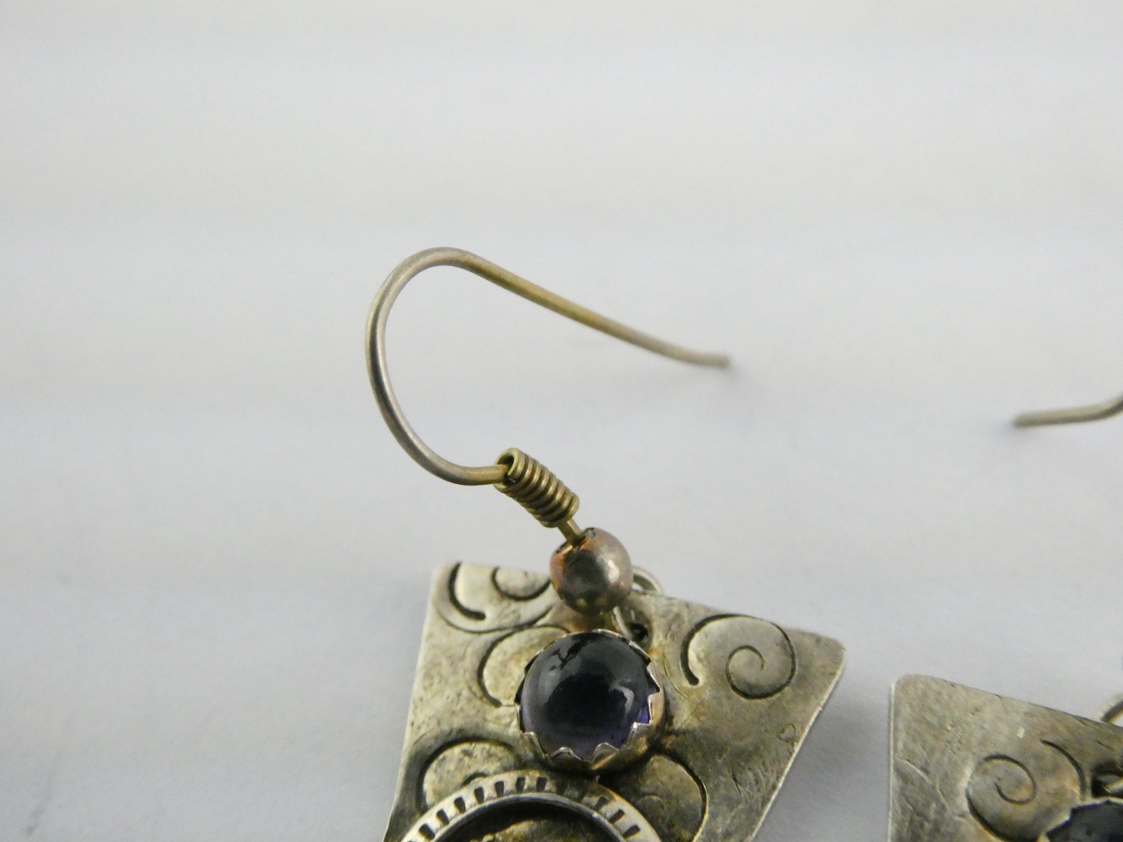 Vintage Sterling Silver Artisan Mixed Metals Iolite Hook Earrings 4.3g 1.25 Inch