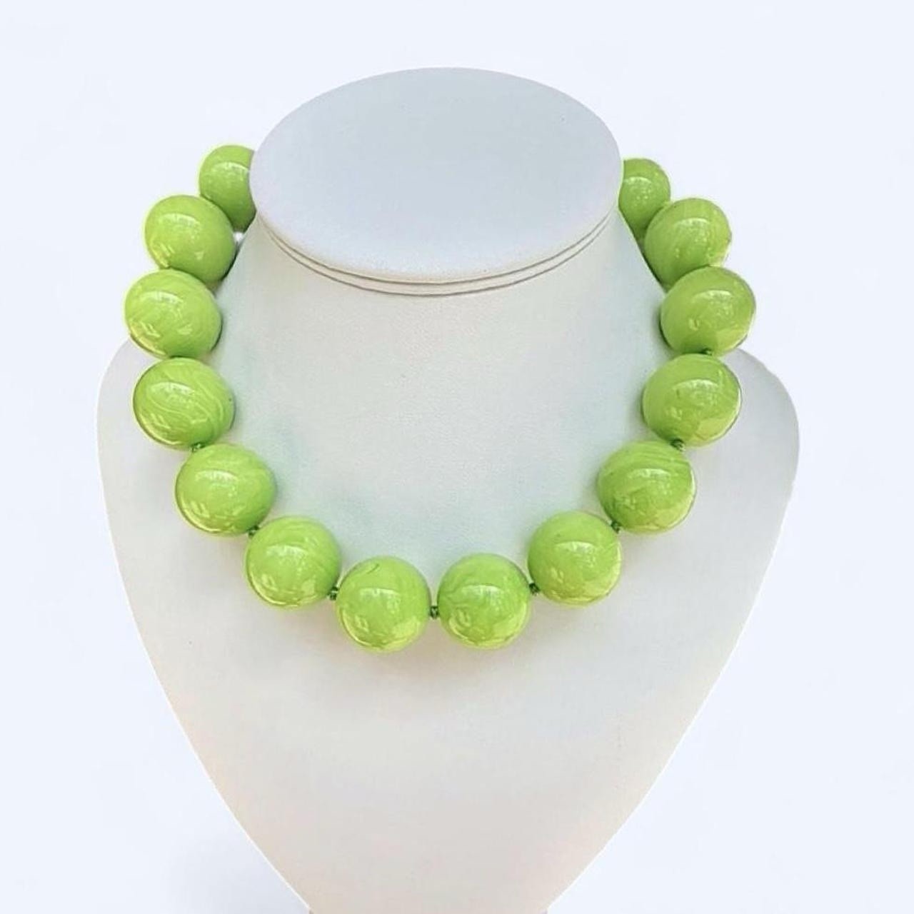 LES BERNARD Choker Chunky Lime Green Lucite Bead Gilded Heavy Turn-Lock Clasp