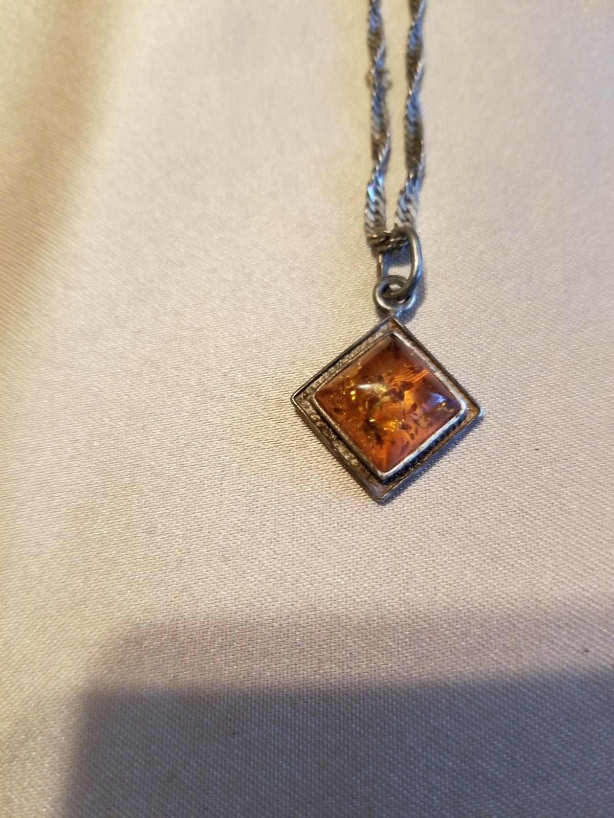 Beautiful Vintage Amber & Silver 3/4″ Pendant With 925 Stamped 19″ Chain